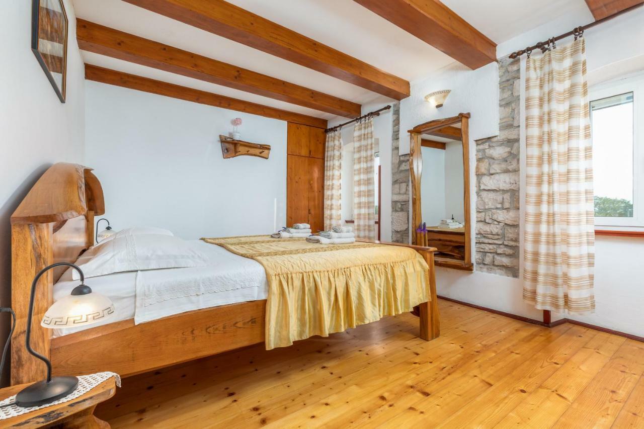 Holiday Home Ana Kanfanar Ngoại thất bức ảnh