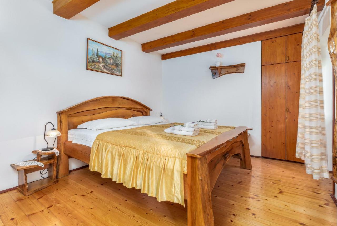 Holiday Home Ana Kanfanar Ngoại thất bức ảnh