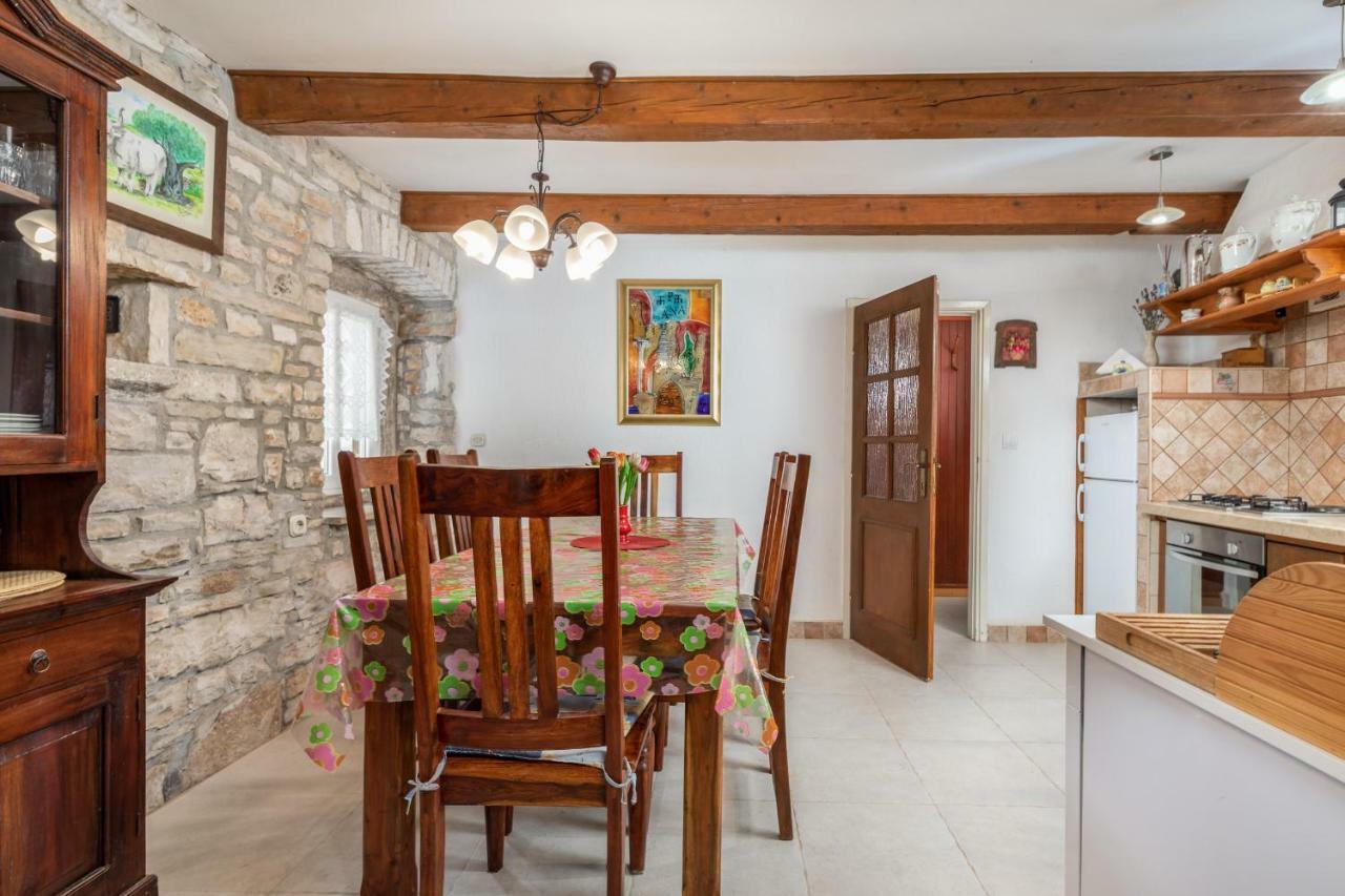 Holiday Home Ana Kanfanar Ngoại thất bức ảnh