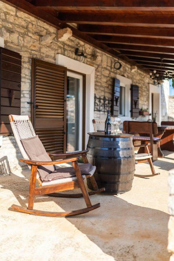 Holiday Home Ana Kanfanar Ngoại thất bức ảnh