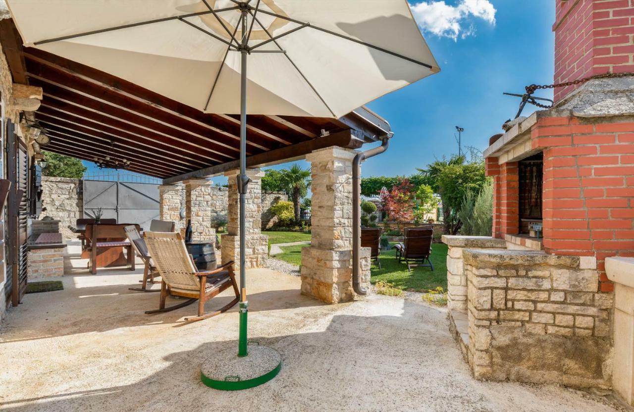 Holiday Home Ana Kanfanar Ngoại thất bức ảnh