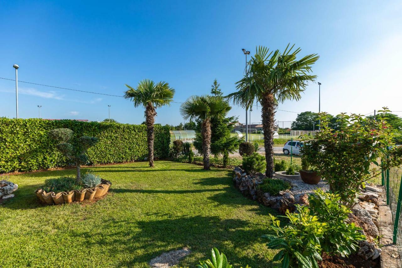 Holiday Home Ana Kanfanar Ngoại thất bức ảnh